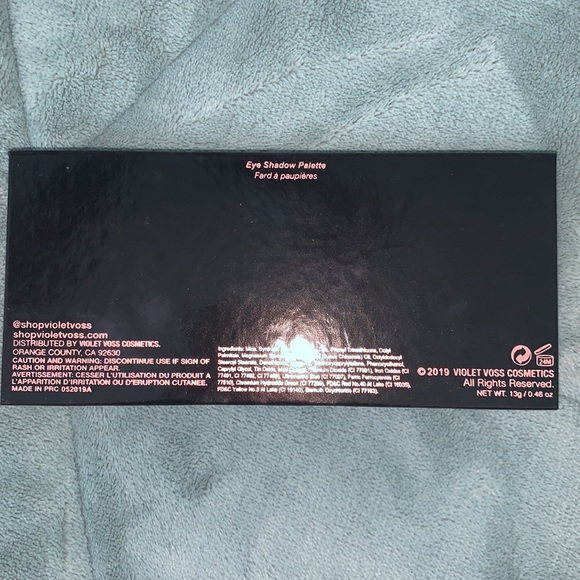 Violet Voss Essentials Eye Shadow Palette - Picture 4 of 4